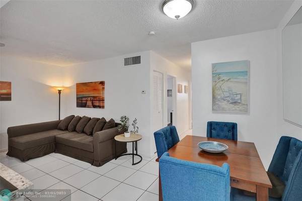 Hollywood, FL 33020,1840 Dewey St  #308