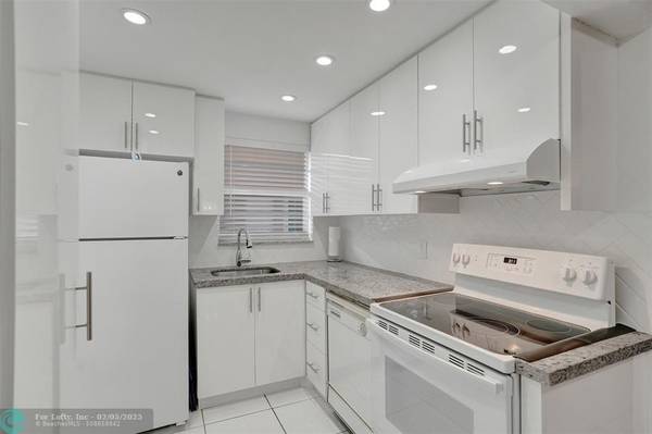 Hollywood, FL 33020,1840 Dewey St  #308