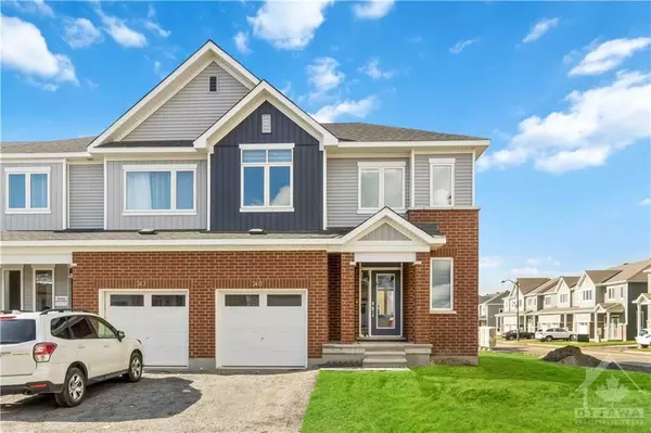 240 Surface LN, Barrhaven, ON K2J 6C6