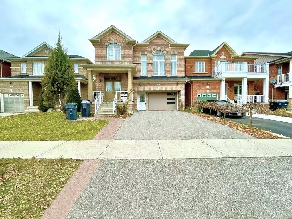 Brampton, ON L6R 0E5,10 Vanderbrink DR #A