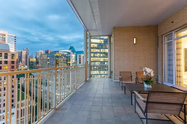 2525 N PEARL Street #1702, Dallas, TX 75201