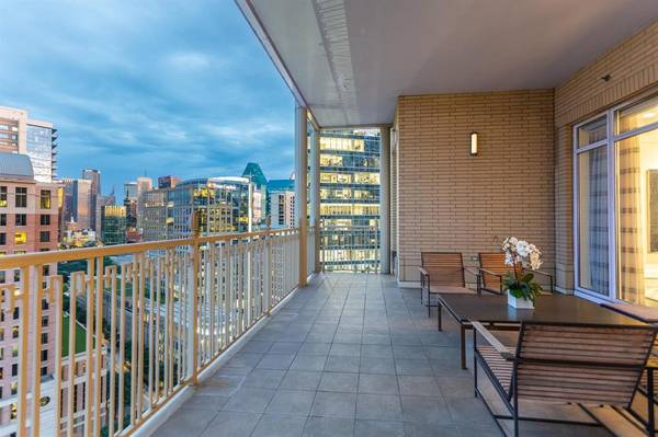 2525 N PEARL Street #1702, Dallas, TX 75201