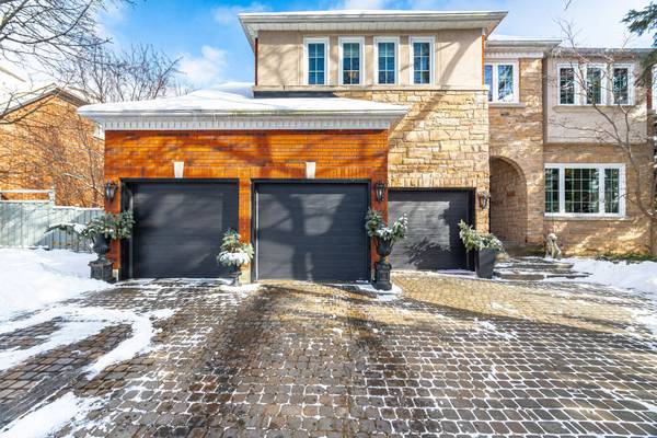 17 John Kline LN, Vaughan, ON L0J 1C0