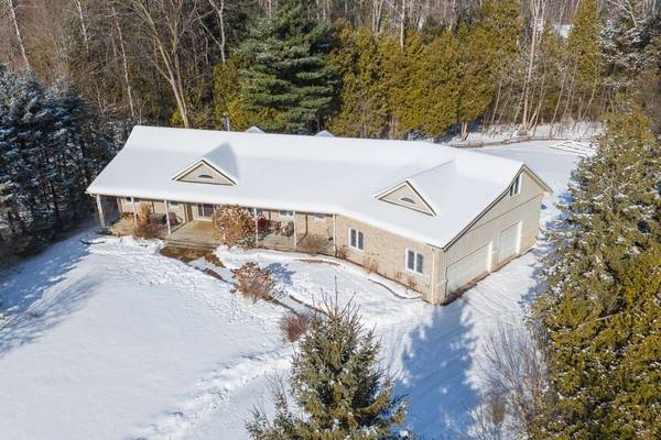 47 Parr BLVD, Springwater, ON L0M 1T2