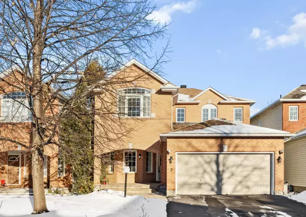 3 North Harrow DR, Ottawa, ON K2J 4V6