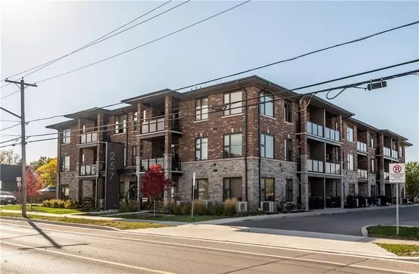 Hamilton, ON L8E 2H1,257 Millen RD #302