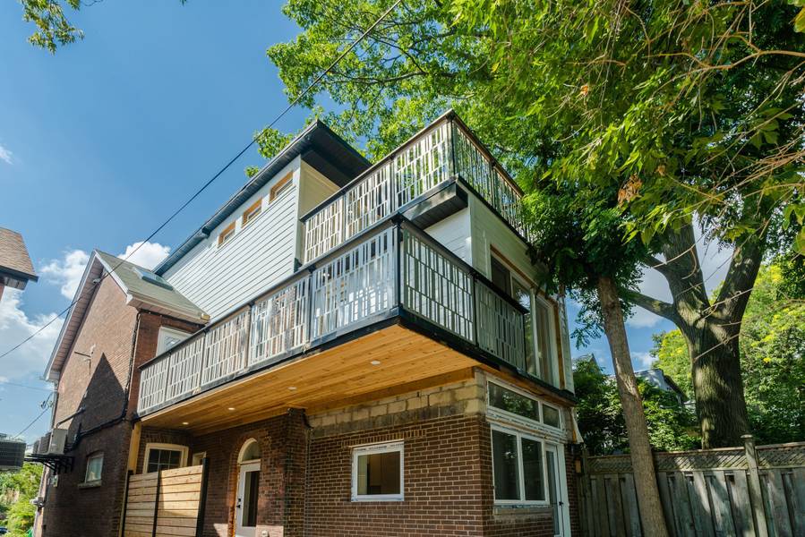 9 Hambly AVE #Upper, Toronto E02, ON M4E 2R5