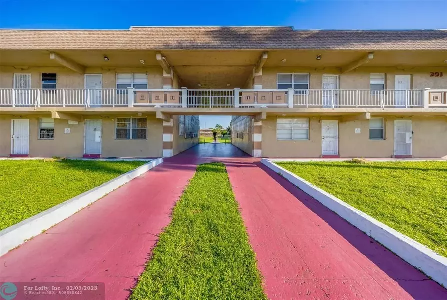 301 NW 177 St  #137, Miami Gardens, FL 33169