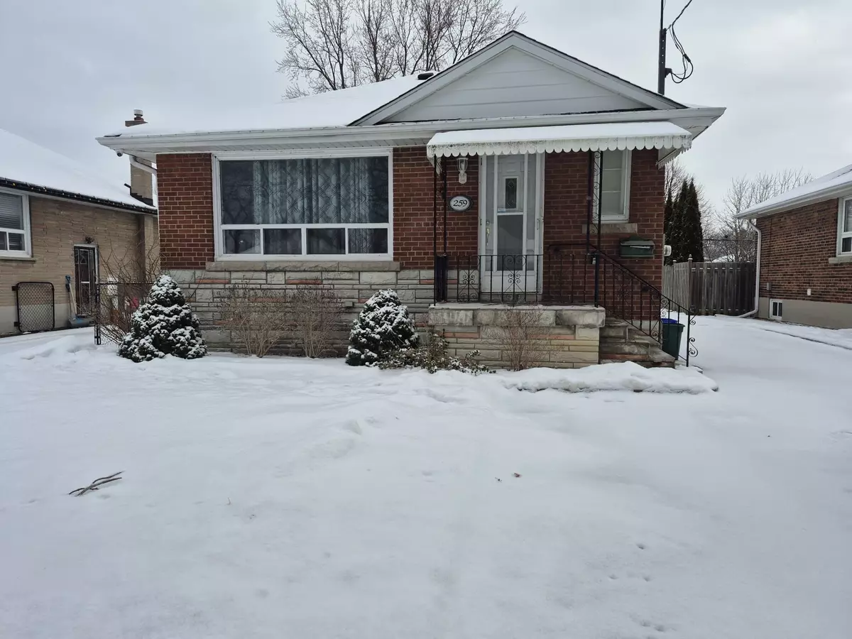 Oshawa, ON L1H 6H5,259 Baldwin ST #Upper