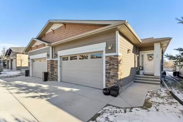 15 Sierra Morena MNR SW,  Calgary,  AB T3H1S9