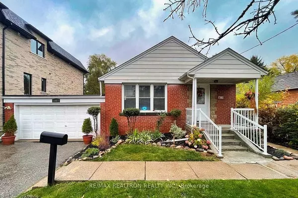 28 Irvington CRES #Lower, Toronto C14, ON M2N 2Z1