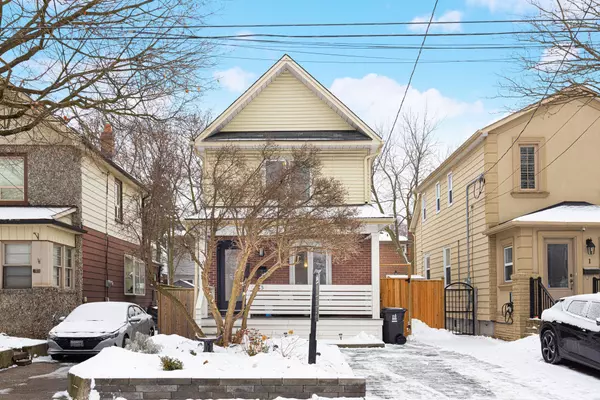 3 Orley AVE, Toronto E03, ON M4C 2B8