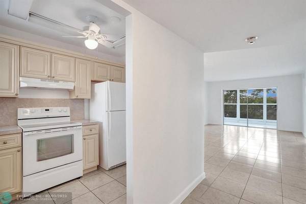 Sunrise, FL 33322,8880 Sunrise Lakes Blvd  #312