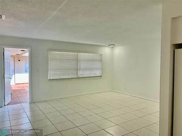 Pompano Beach, FL 33062,1121 SE 22nd Ave  #6