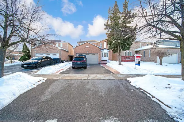 7 Duggan DR, Brampton, ON L6Y 4K8