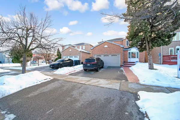 Brampton, ON L6Y 4K8,7 Duggan DR