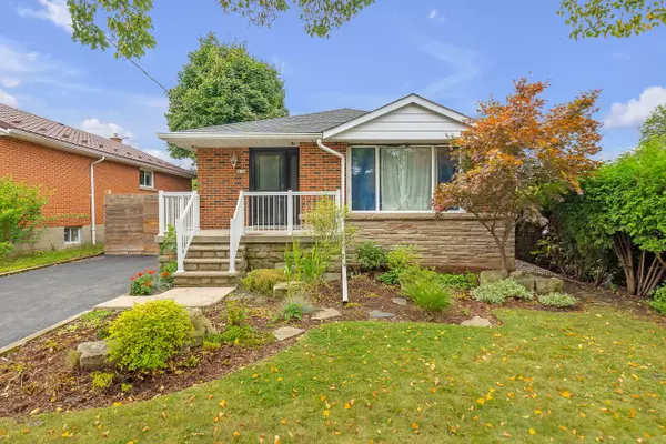 10 Warren AVE, Hamilton, ON L9A 3C6