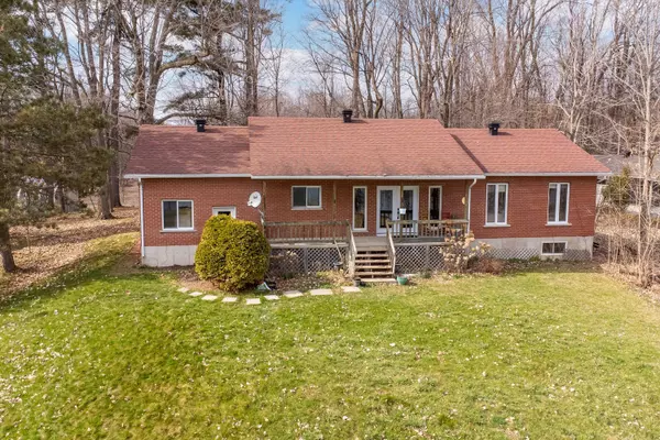 20820 South Service RD, South Glengarry, ON K0C 1N0