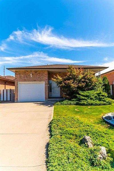 7 Capri CRES #-Upper, Hamilton, ON L8E 4J6