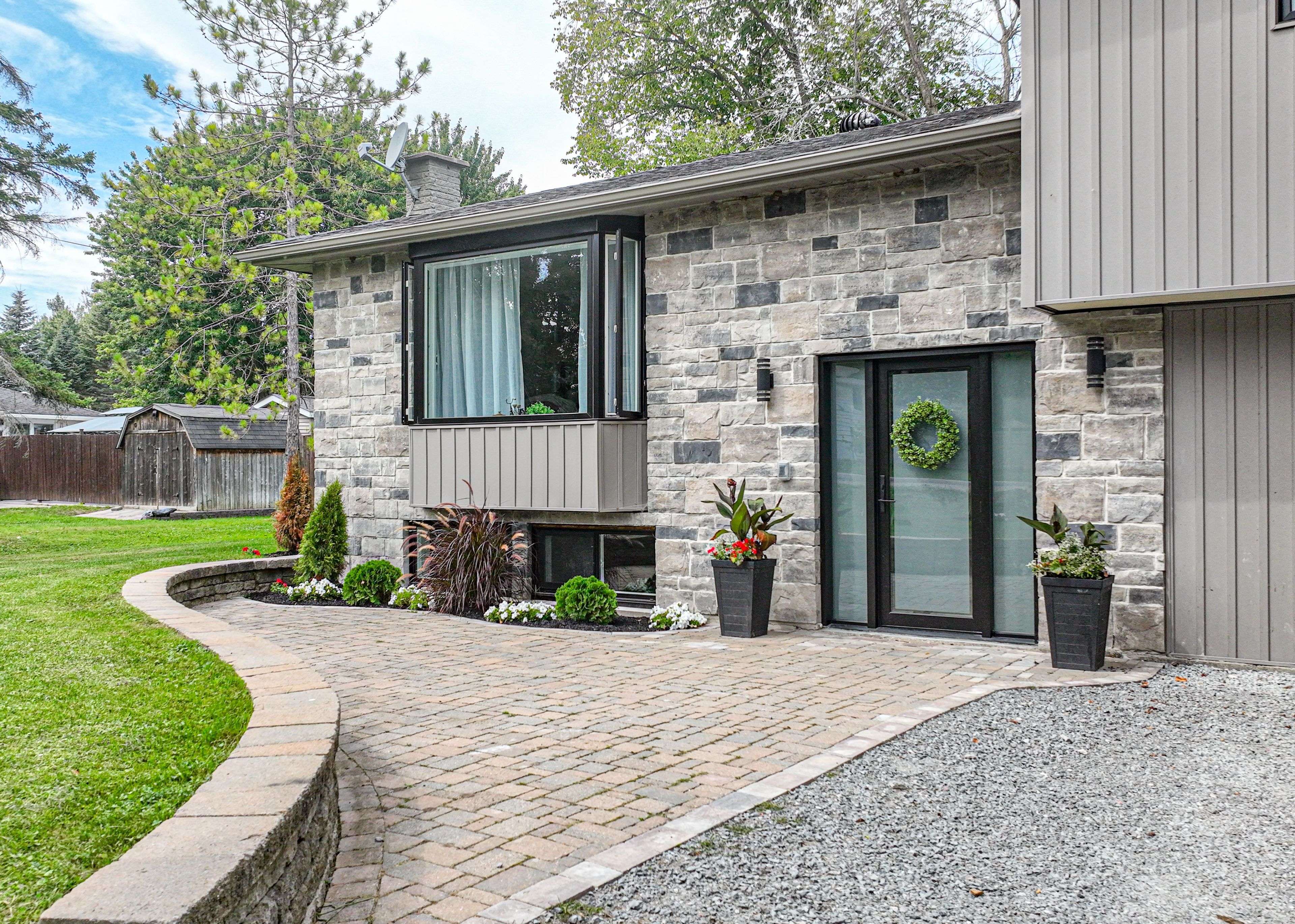 Ramara, ON L3V 6H7,4693 DANIEL ST