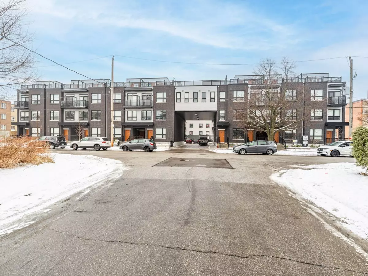 Toronto C07, ON M2R 1N1,15 Brenthall AVE #21