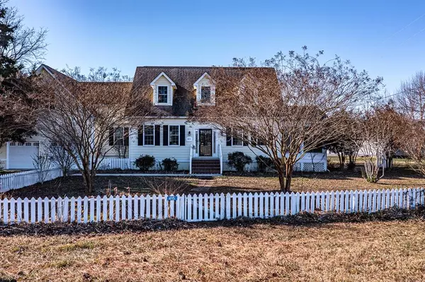 415 Sweet Hall DR, Reedville, VA 22539