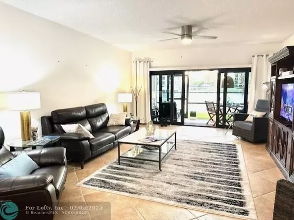 Pompano Beach, FL 33062,1301 n Riverside Dr  #4