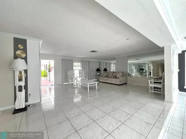 Fort Lauderdale, FL 33301,85 Fiesta Way