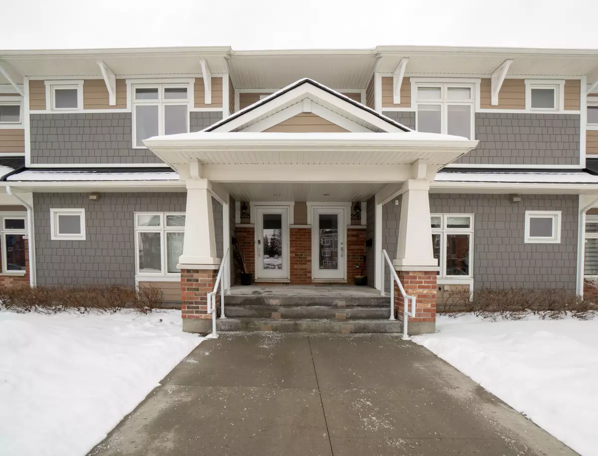 Orleans - Convent Glen And Area, ON K1W 0K6,228 Mullin Private N/A