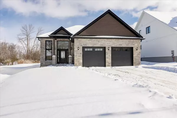 849 Trivetts RD, Georgina, ON L4P 3E9