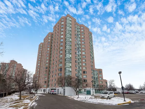 41 Markbrooke LN #PH10, Toronto W10, ON M9V 5E6