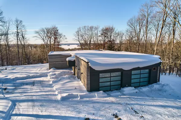 100 Gryffin Bluffs LN #16, Huntsville, ON P0B 1M0