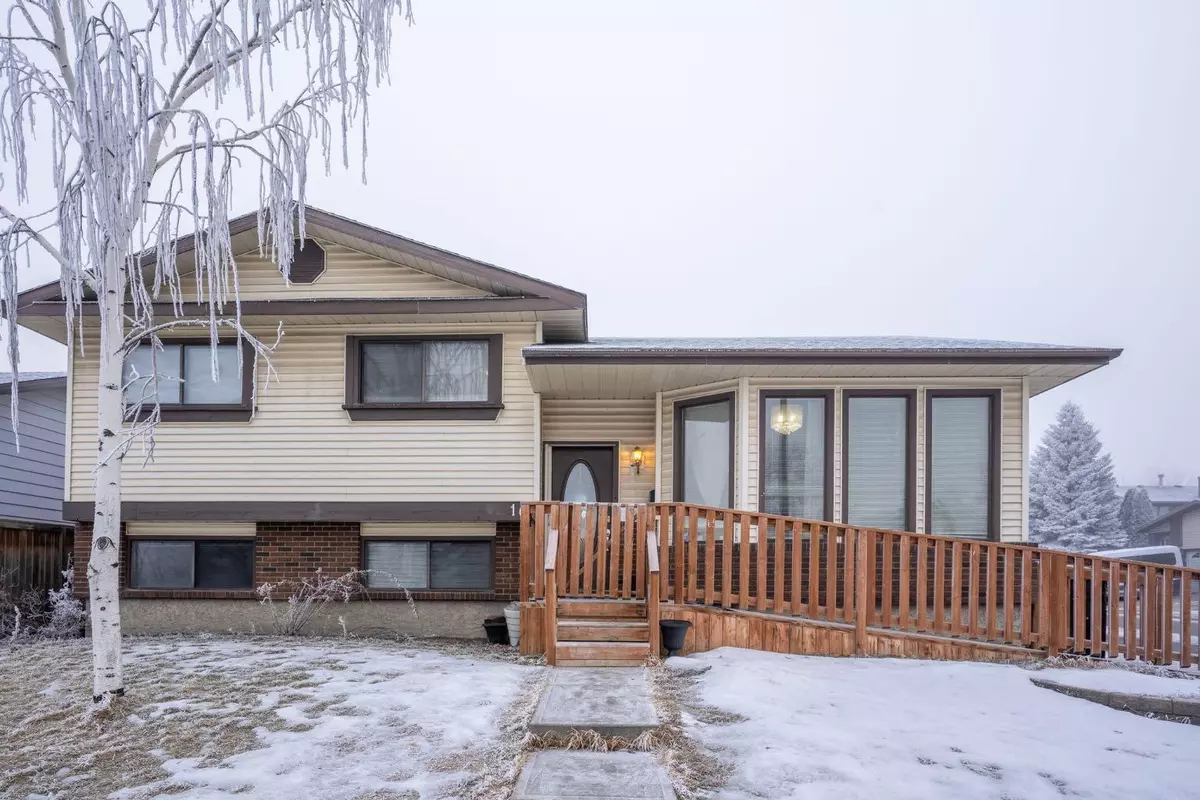 Calgary, AB T1Y 5M9,163 Templeby DR NE