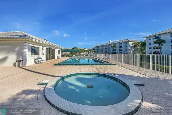 Boca Raton, FL 33433,6109 Balboa Cir  #305