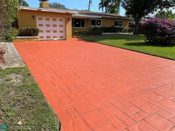 570 SE 2 AVE, Pompano Beach, FL 33060