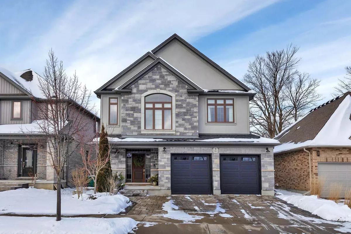 Kitchener, ON N2A 0J5,904 DEER CREEK CT