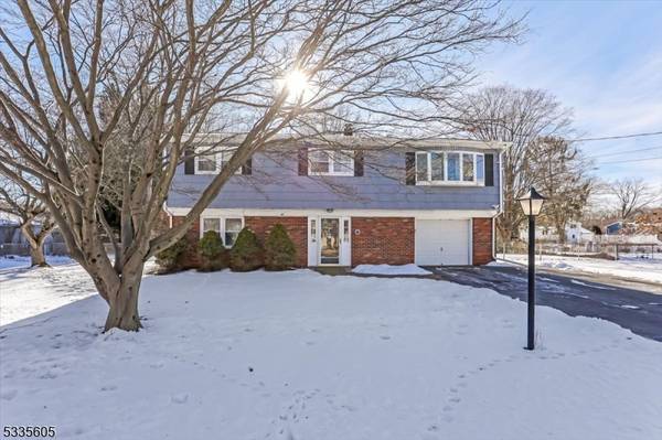 8 1st St, Roxbury Twp., NJ 07847