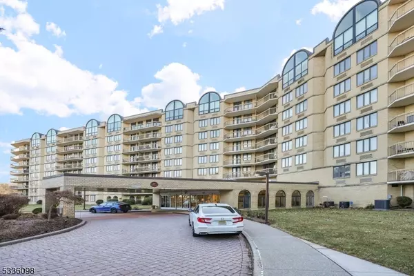 10 Smith Manor Blvd #305, West Orange Twp., NJ 07052