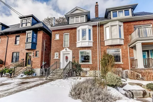 8 Duggan AVE, Toronto C02, ON M4V 1Y2