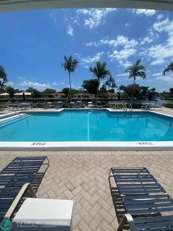 Pompano Beach, FL 33060,140 Cypress Club Dr  #431