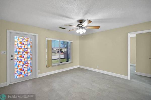 450 NW 51st Ct, Oakland Park, FL 33309