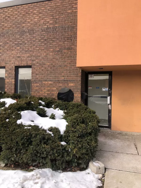 Mississauga, ON L4W 1E4,5200 Dixie RD #44