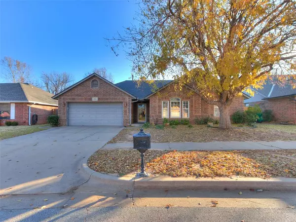 Edmond, OK 73012,18312 Chestnut Oak Drive