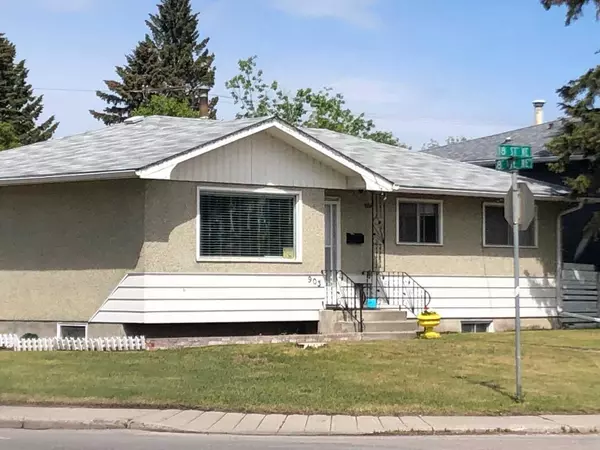 Calgary, AB T2E4V6,903 18 ST NE