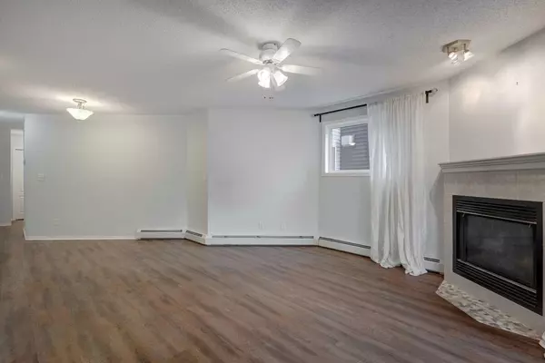 Calgary, AB T3H 3K7,30 Sierra Morena Mews SW #119