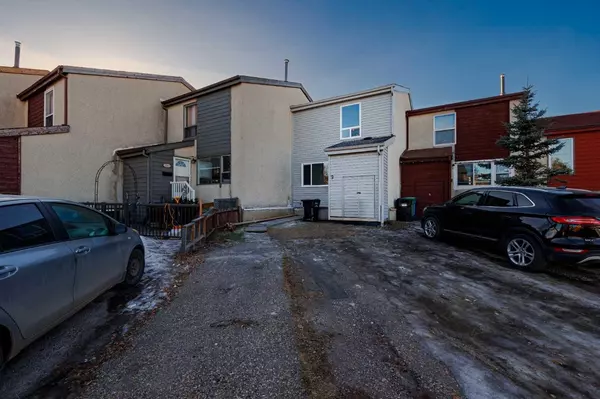 Calgary, AB T2A 5N4,9 Penworth Close Southeast