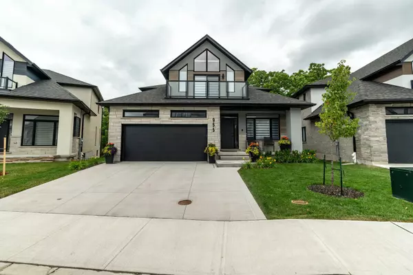 955 Stonecliffe WALK #13, Kitchener, ON N2P 0K5