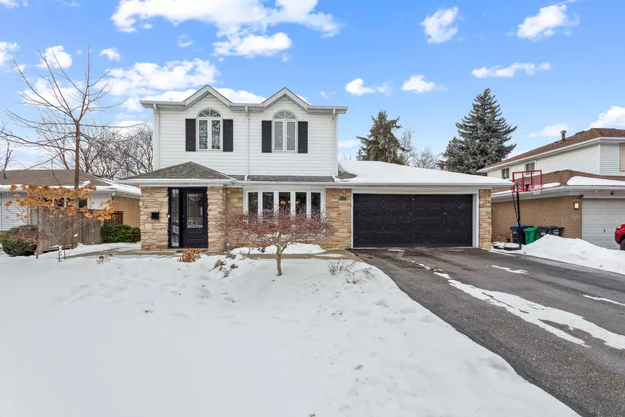 8 Derwent AVE, Brampton, ON L6W 1K2