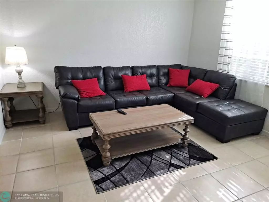 Sunrise, FL 33325,705 SW 148th Ave  #207