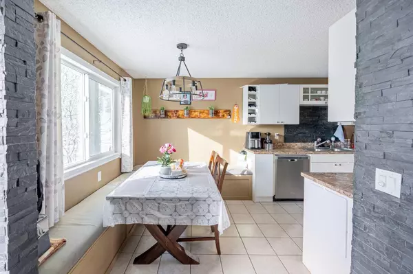 Calgary, AB T2A 6S3,88 Abingdon CRES Northeast